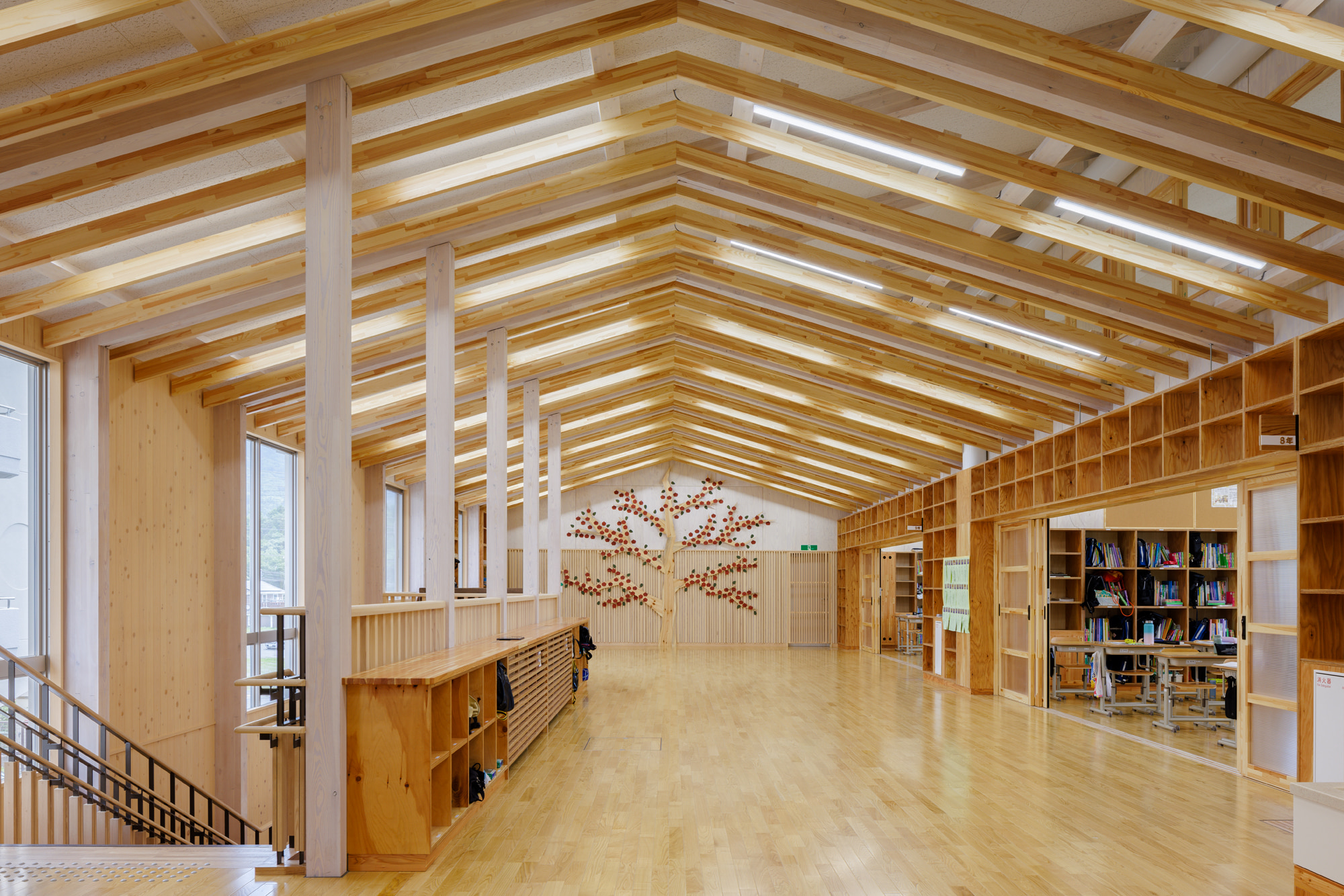 構造材は主流は製材と集成材、最近はCLTやLVLも急増中